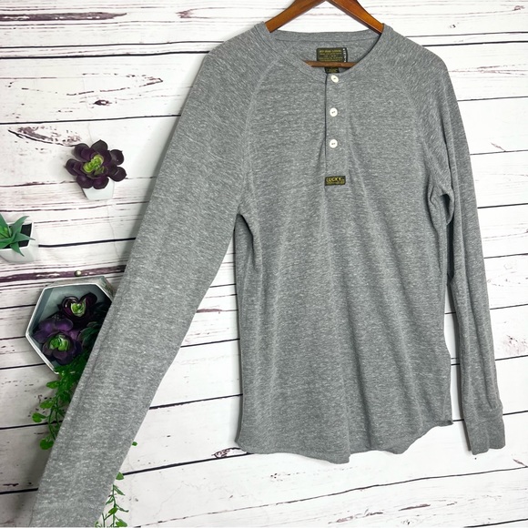 Lucky Brand Soft Gray Long Sleeve Henley T-shirt Men’s Size Small - Picture 4 of 8